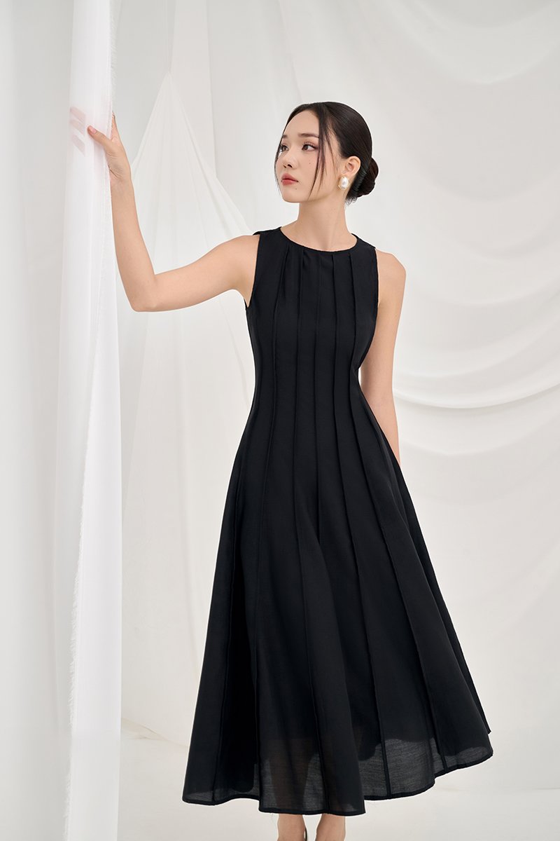 Shiloh Panel Maxi Dress in Classic Black