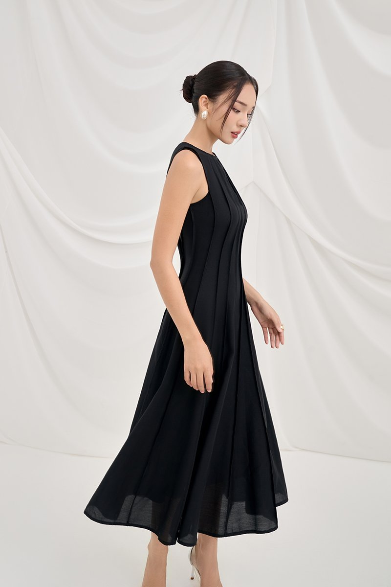 Shiloh Panel Maxi Dress in Classic Black