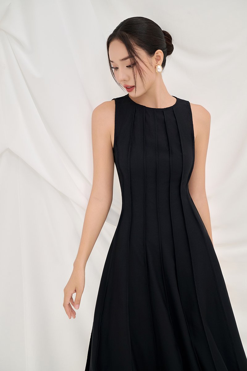 Shiloh Panel Maxi Dress in Classic Black