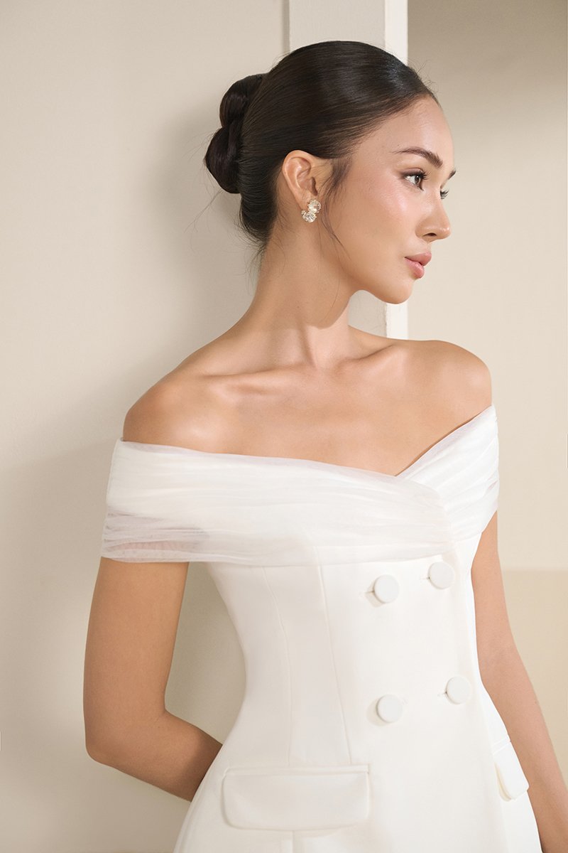 Alodia Mesh Off Shoulder Tailored Top in Iconic White