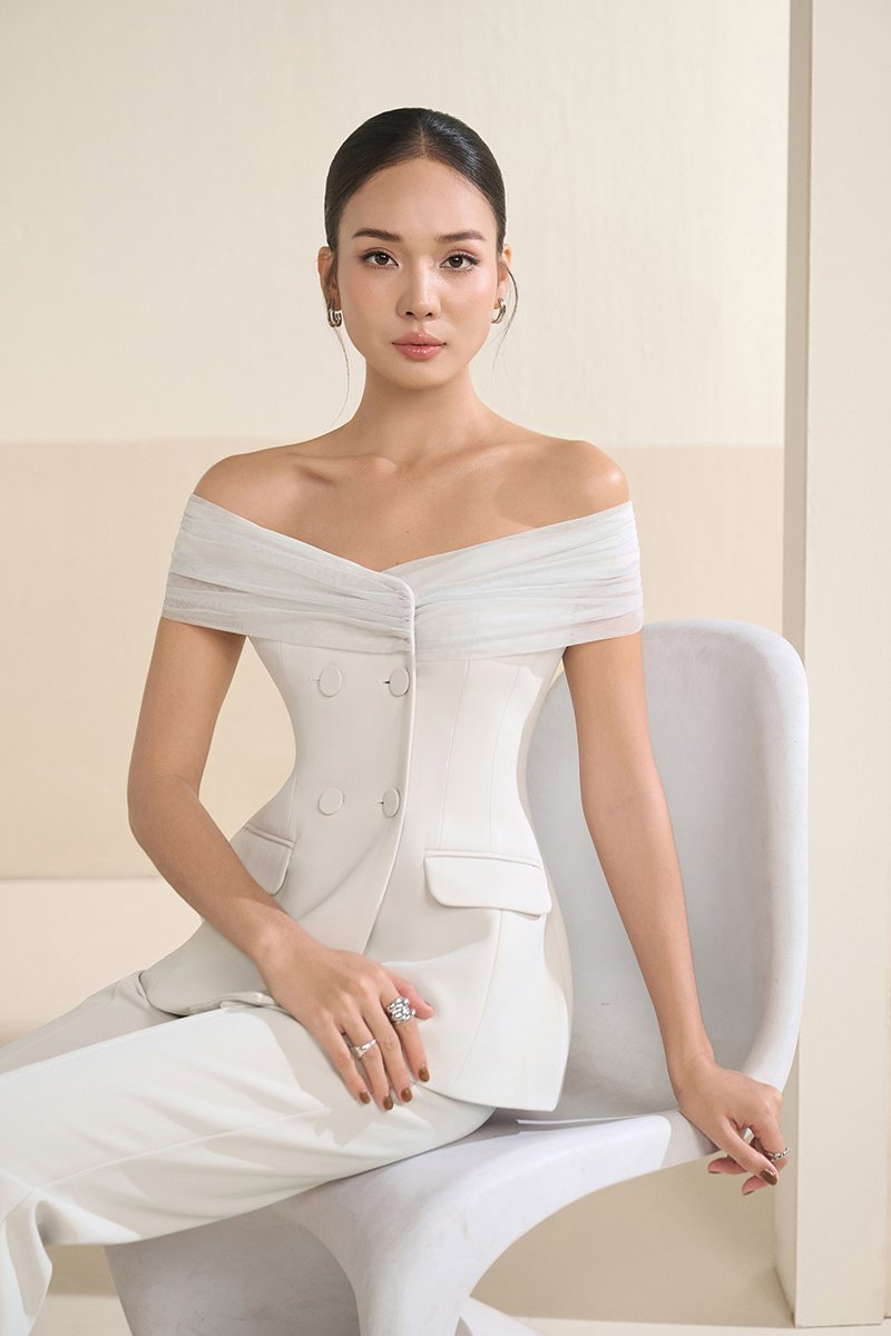 Alodia Mesh Off Shoulder Tailored Top in Light Grey Frost