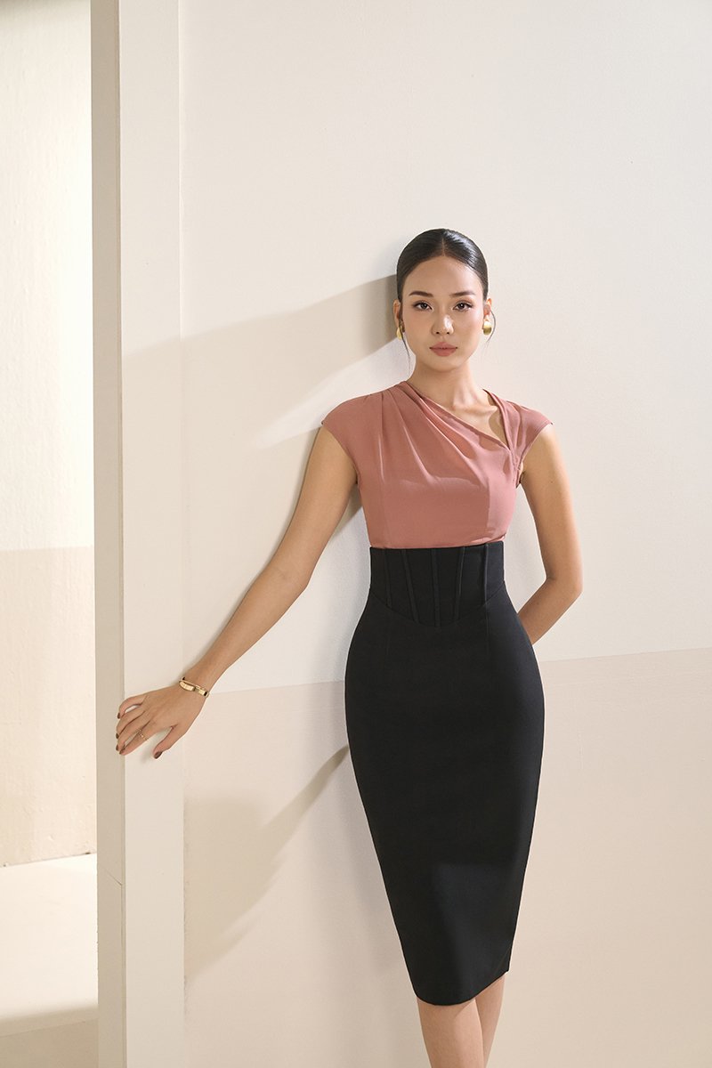 Ione Corset High Waist Pencil Skirt in Classic Black