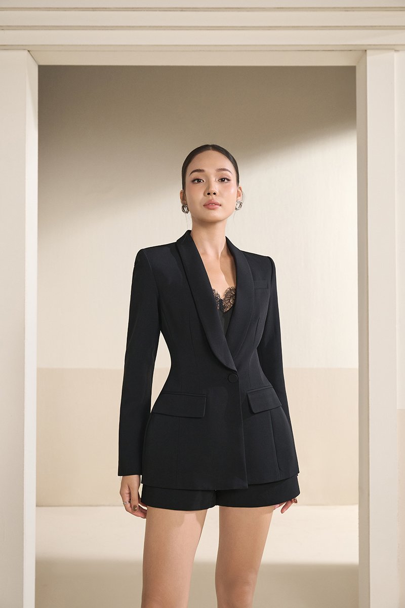 Michelle Tailored Blazer in Classic Black
