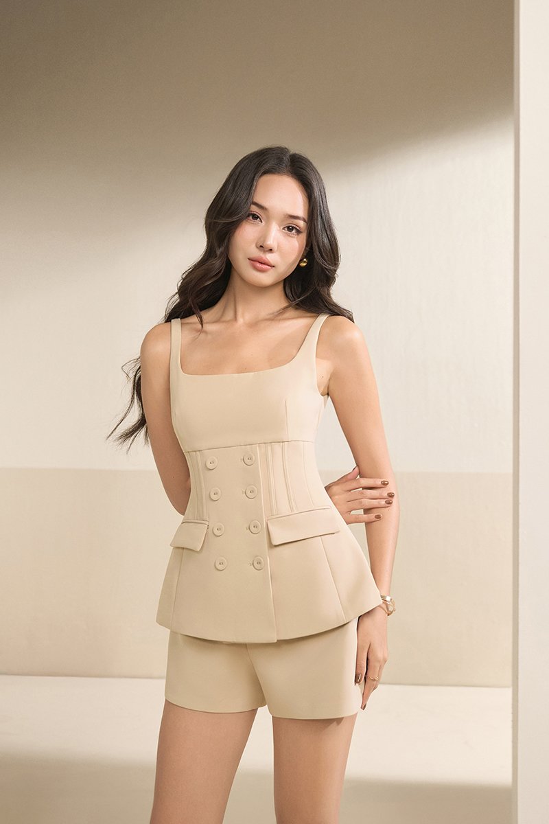 Calina Padded Scoop Neck Tailored Top in Tres Naturale