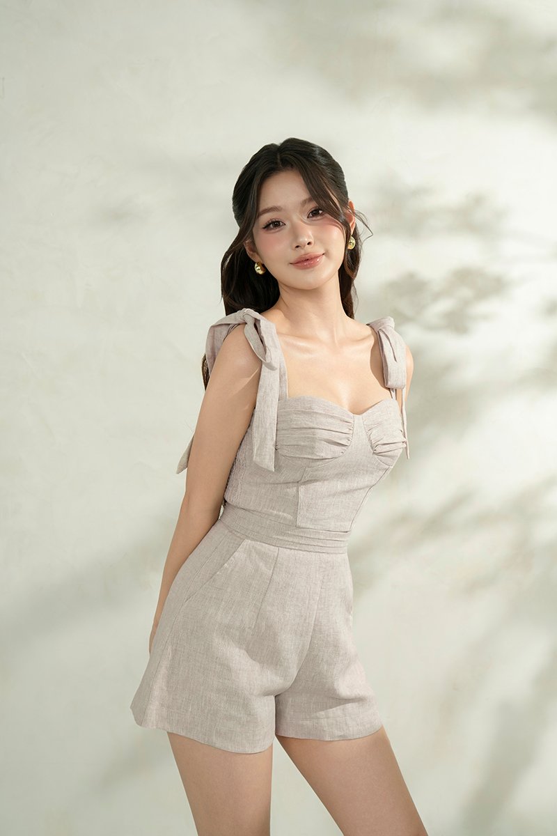 Evita Pleated Waistband Shorts in Linen Drift