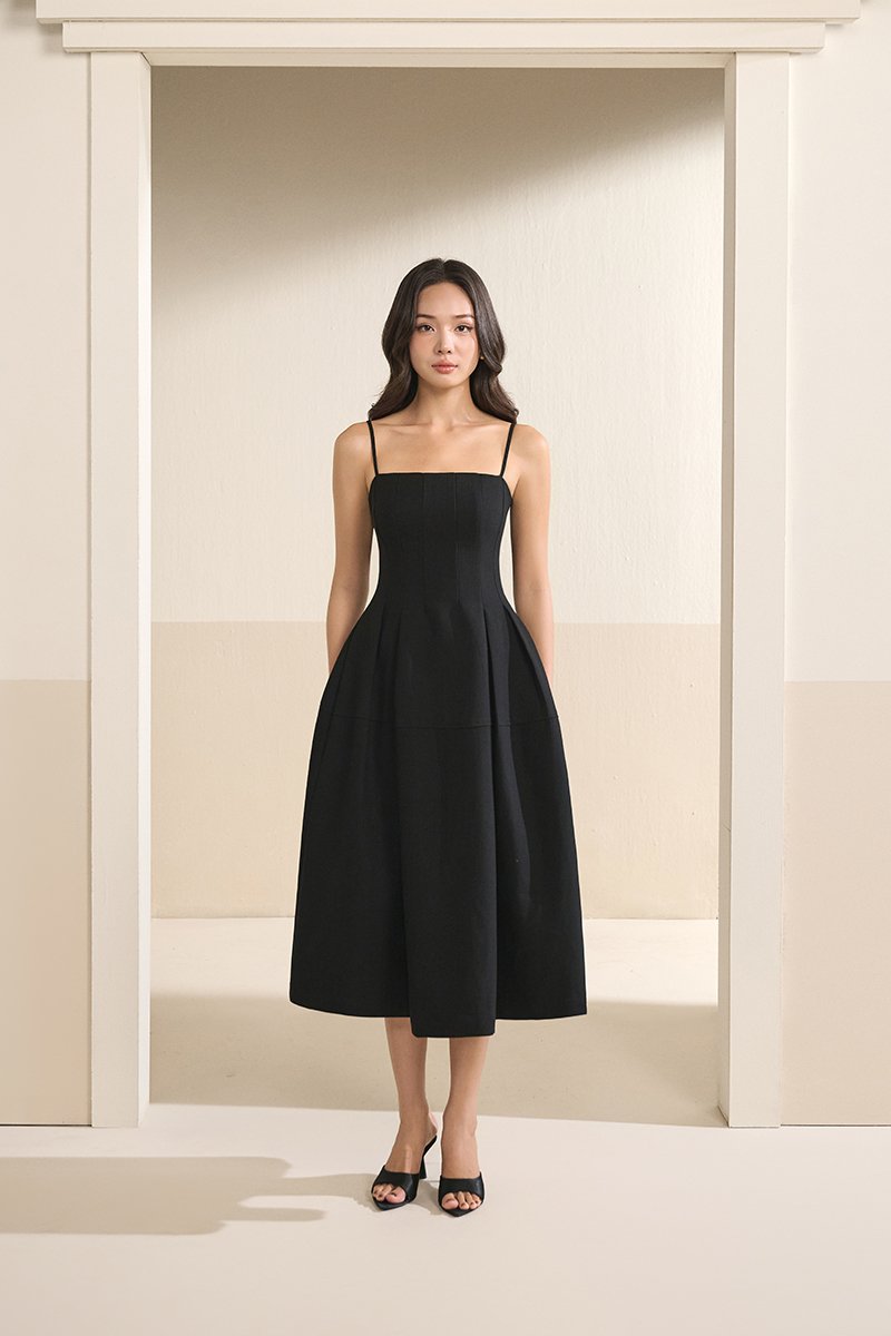 Illyra Padded Panel Midi Dress in Classic Black