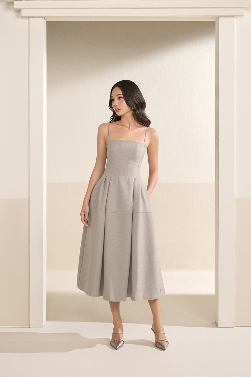 Illyra Padded Panel Midi Dress in Malt Barley