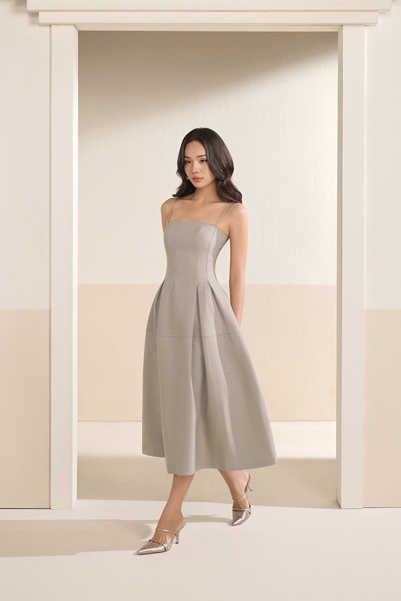 Illyra Padded Panel Midi Dress in Malt Barley