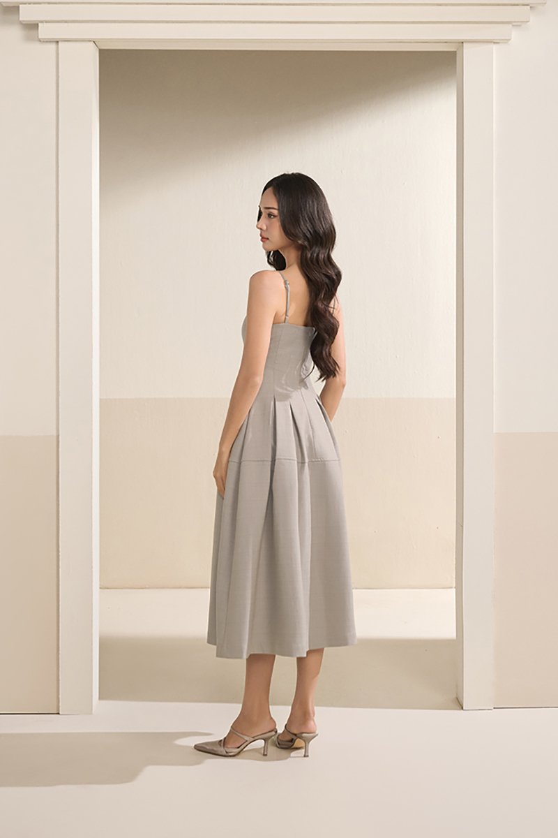 Illyra Padded Panel Midi Dress in Malt Barley