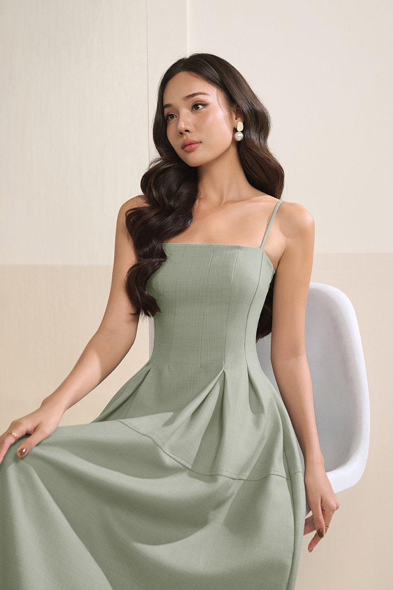 Illyra Padded Panel Midi Dress in Thyme