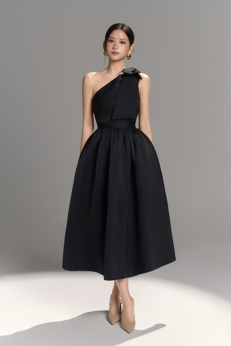 Lumira Midi Skirt in Classic Black