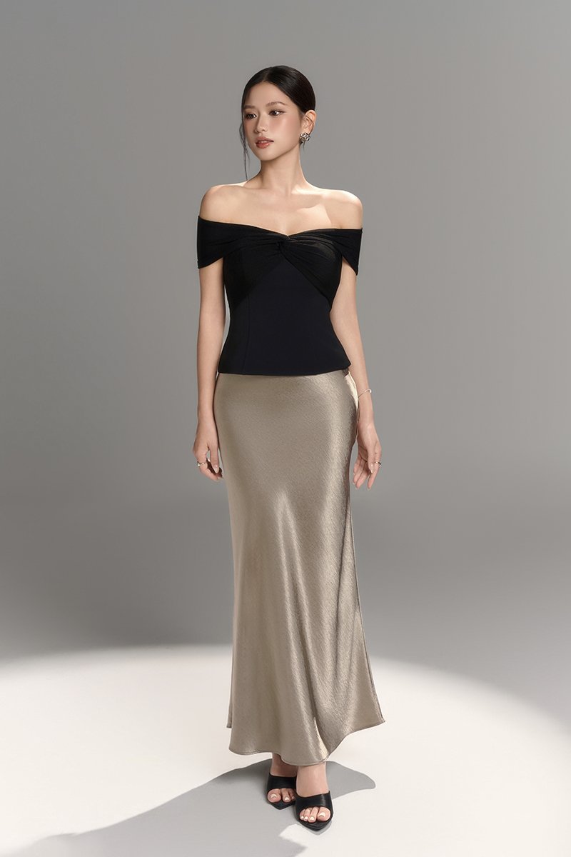 Maelle Padded Twist Off Shoulder Top in Classic Black