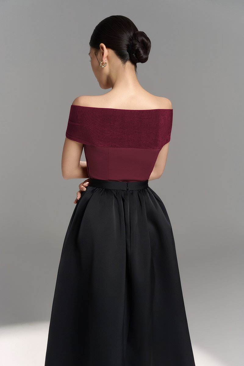 Maelle Padded Twist Off Shoulder Top in Wine Red