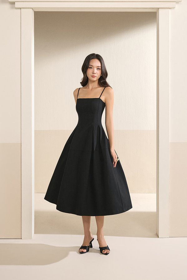 Illyra Padded Panel Midi Dress in Classic Black