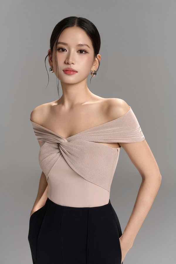 Maelle Padded Twist Off Shoulder Top in Light Bisque