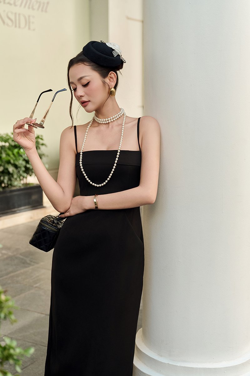 Ad&egrave;le Padded Column Dress in Classic Black