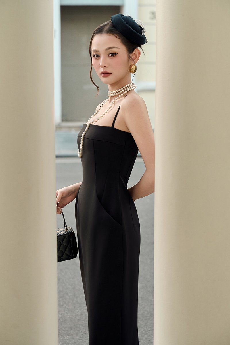 Ad&egrave;le Padded Column Dress in Classic Black