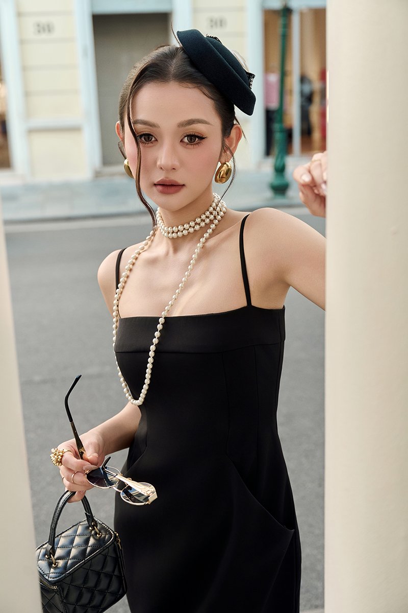 Ad&egrave;le Padded Column Dress in Classic Black