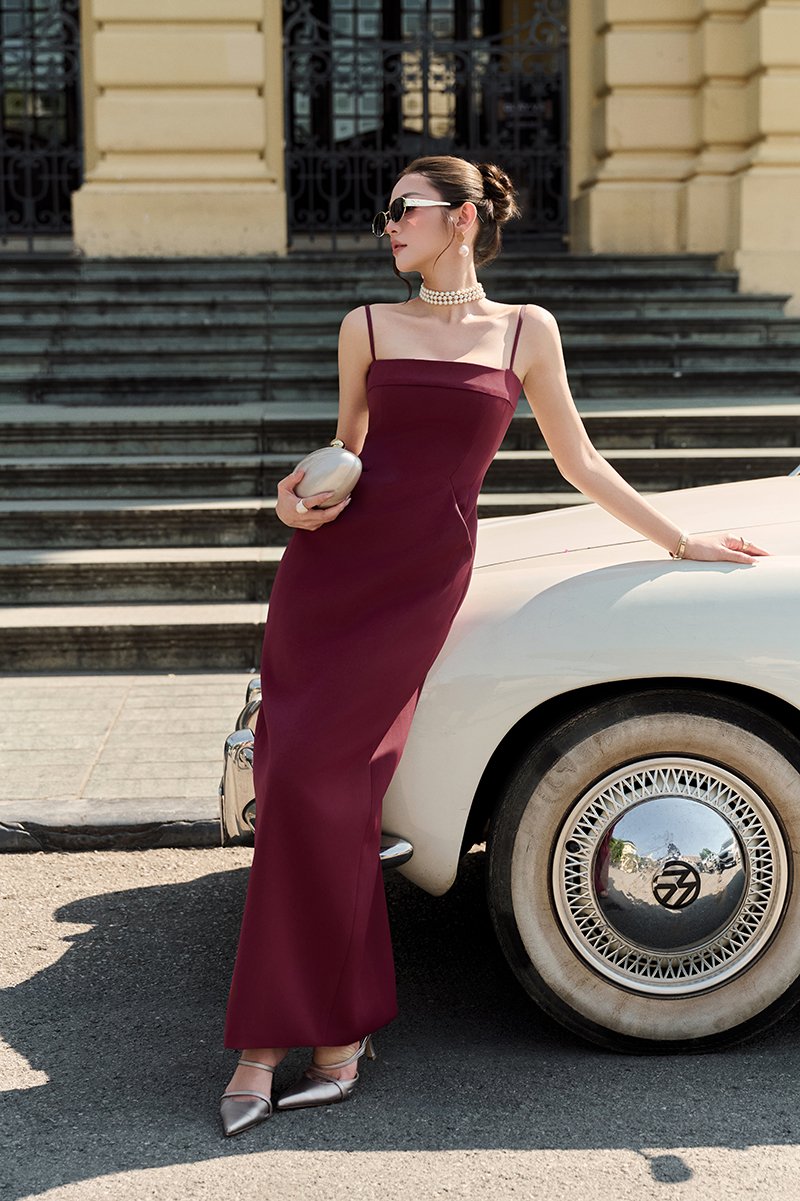 Ad&egrave;le Padded Column Dress in Wine Red