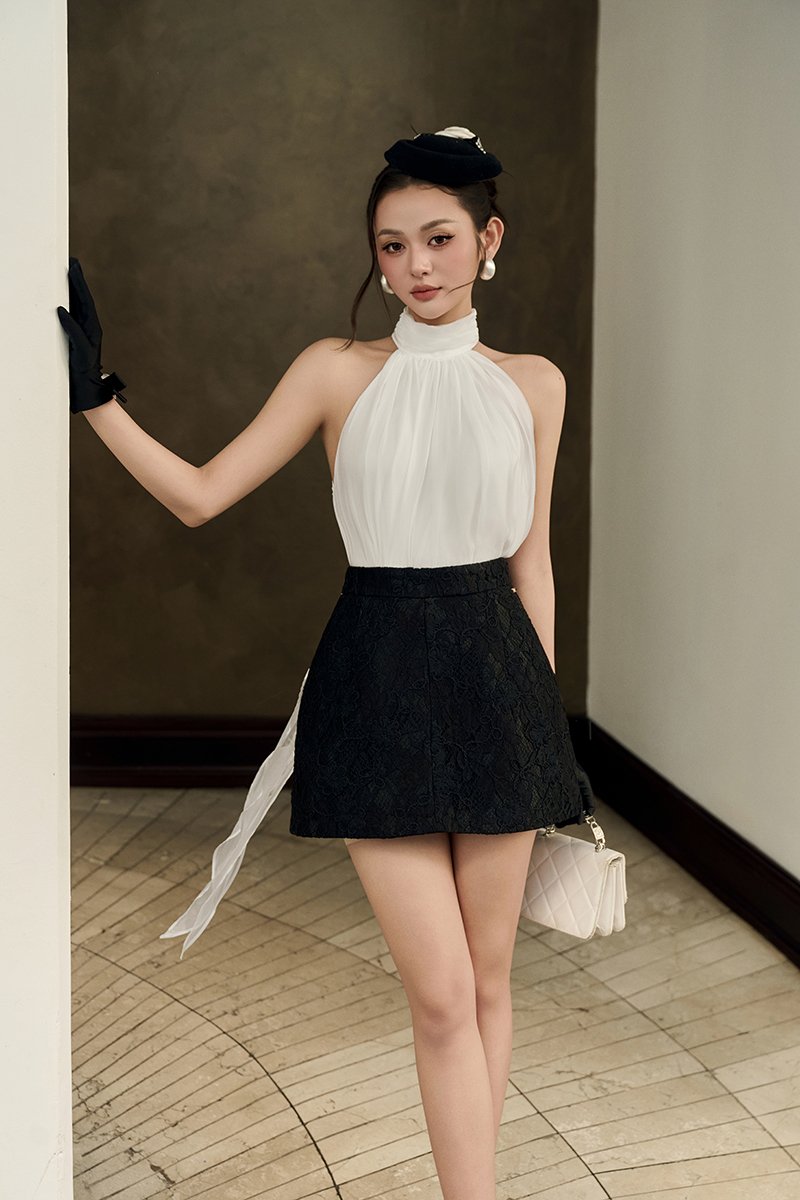 Andr&eacute;e Guipure Lace Mini Skort in Classic Black