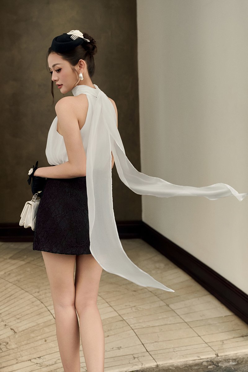 Andr&eacute;e Guipure Lace Mini Skort in Classic Black