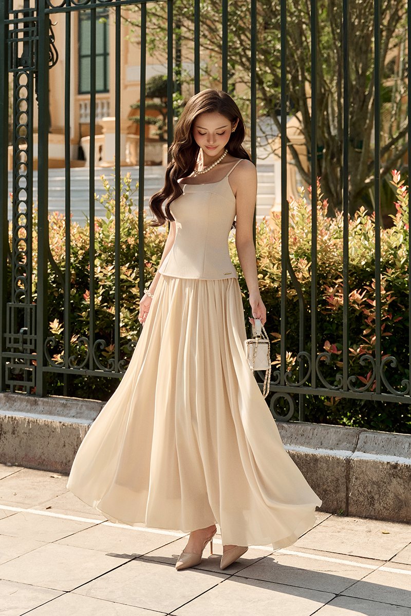 Eleanor Padded Contrast Maxi Dress in Light Bisque