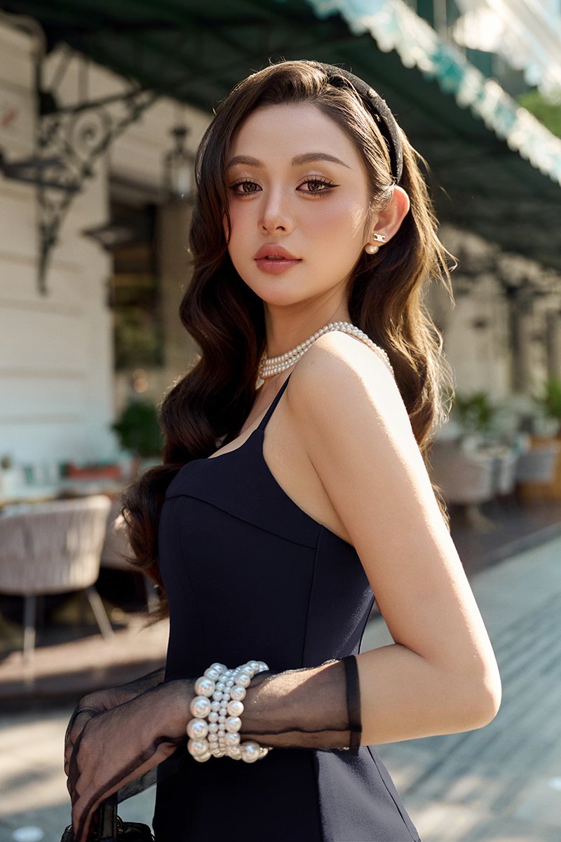 Eleanor Padded Contrast Maxi Dress in Navy Blue