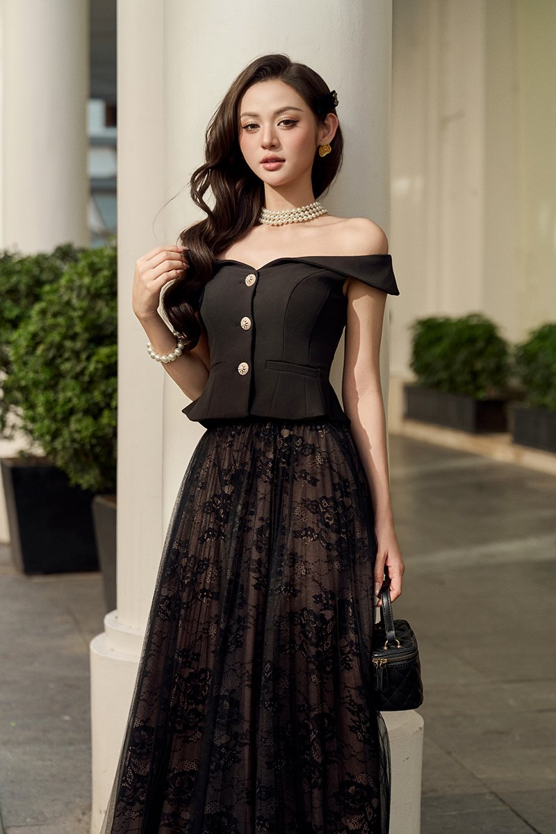 Lou Off Shoulder Peplum Top in Classic Black