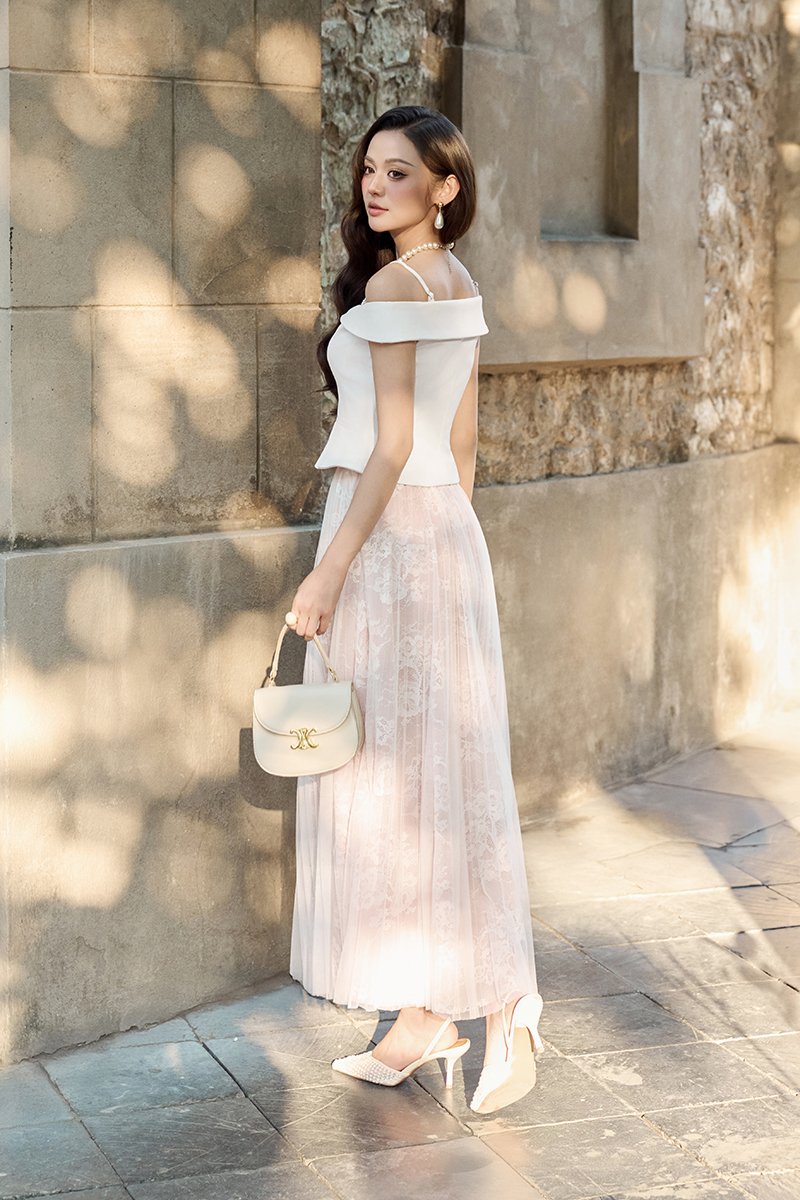 Lou Off Shoulder Peplum Top in Iconic White