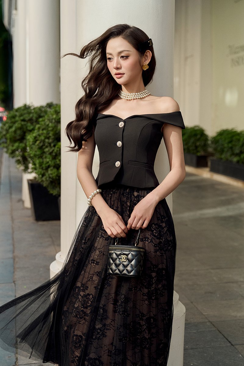 Maelys Pleated Tulle Lace Midi Skirt in Classic Black