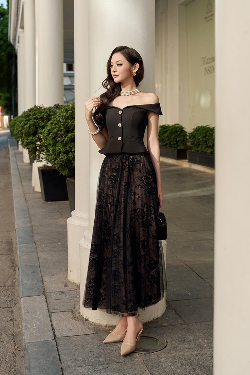Maelys Pleated Tulle Lace Midi Skirt in Classic Black