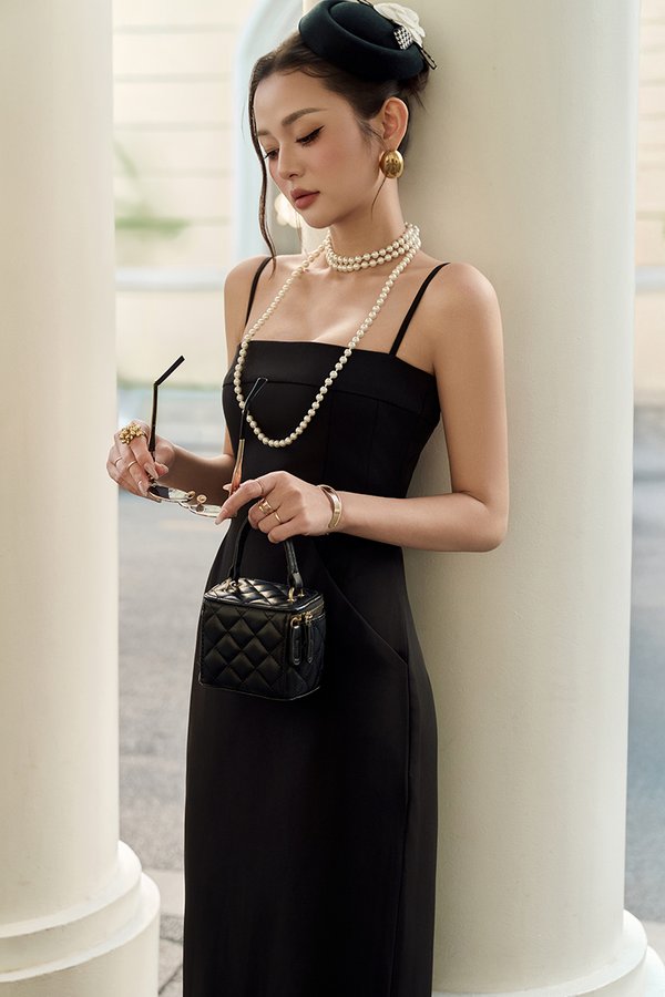 Adèle Padded Column Dress in Classic Black