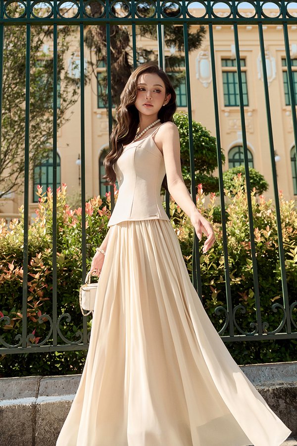 Eleanor Padded Contrast Maxi Dress in Light Bisque