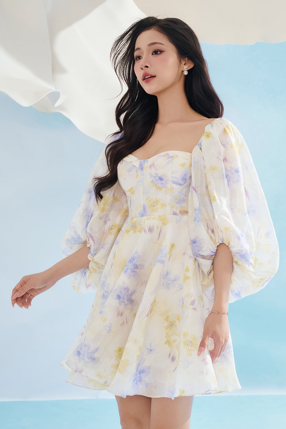 Annelise Sweetheart Balloon Sleeves Mini Dress in Blue Fleur de Voile