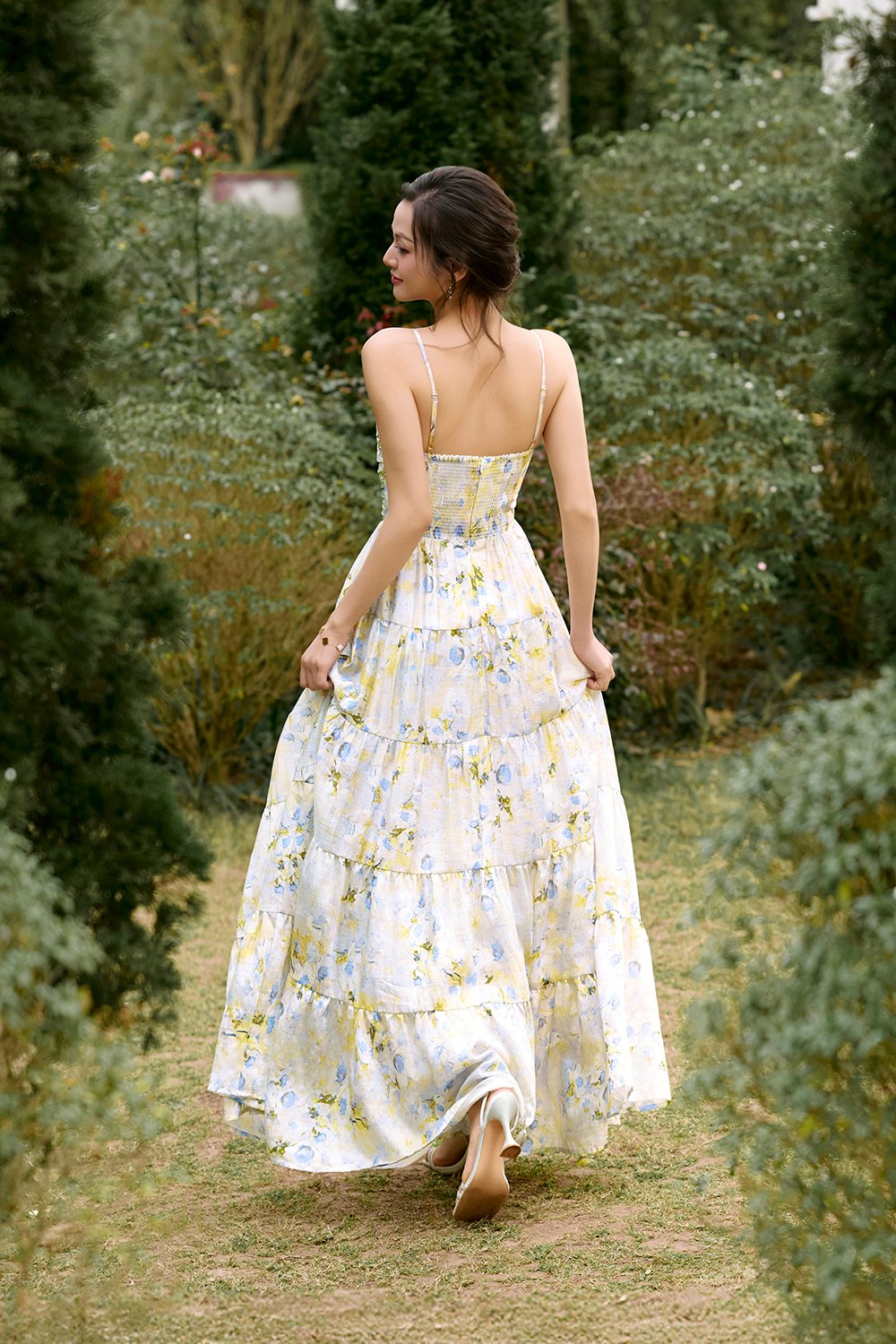 Ceres Diamond Pleated Maxi Dress in Dreaming Blue Blooms