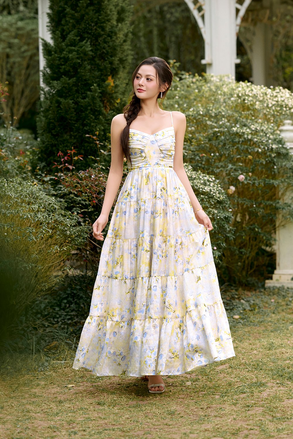 Ceres Diamond Pleated Maxi Dress in Dreaming Blue Blooms