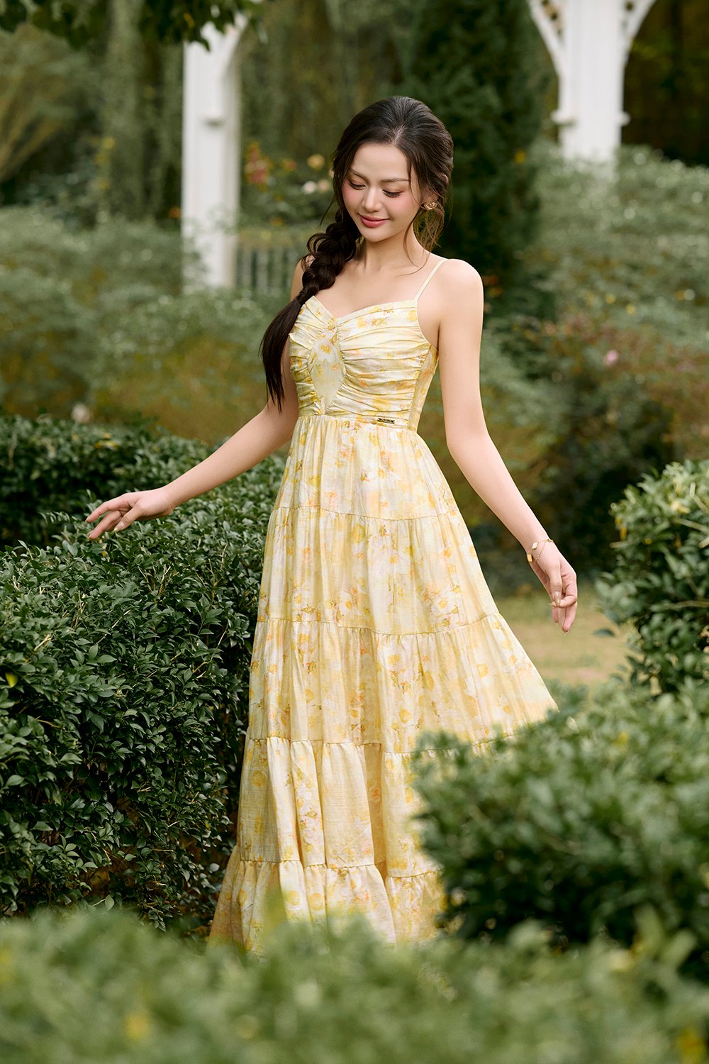 Ceres Diamond Pleated Maxi Dress in Dreaming Yellow Blooms