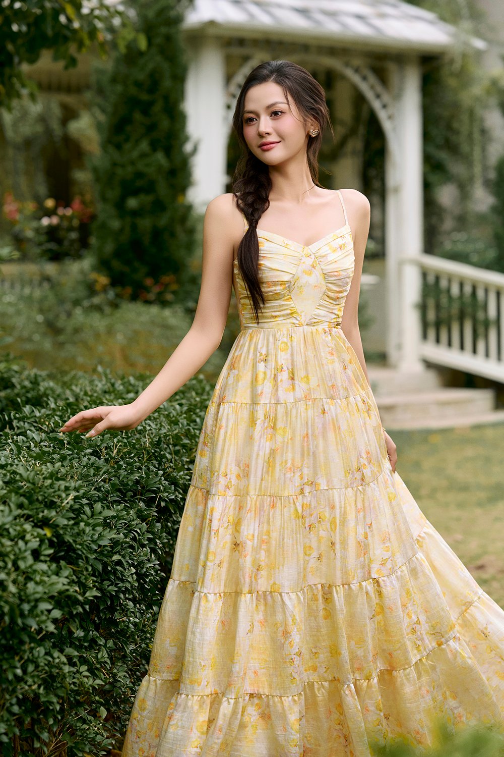 Ceres Diamond Pleated Maxi Dress in Dreaming Yellow Blooms