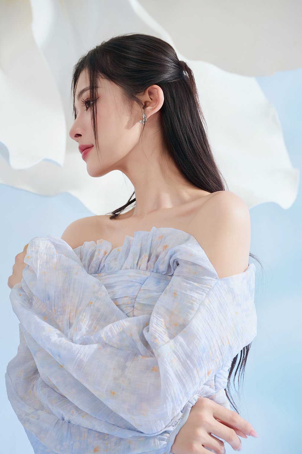 Eve Padded Off Shoulder Blouson in Blue Driftbloom