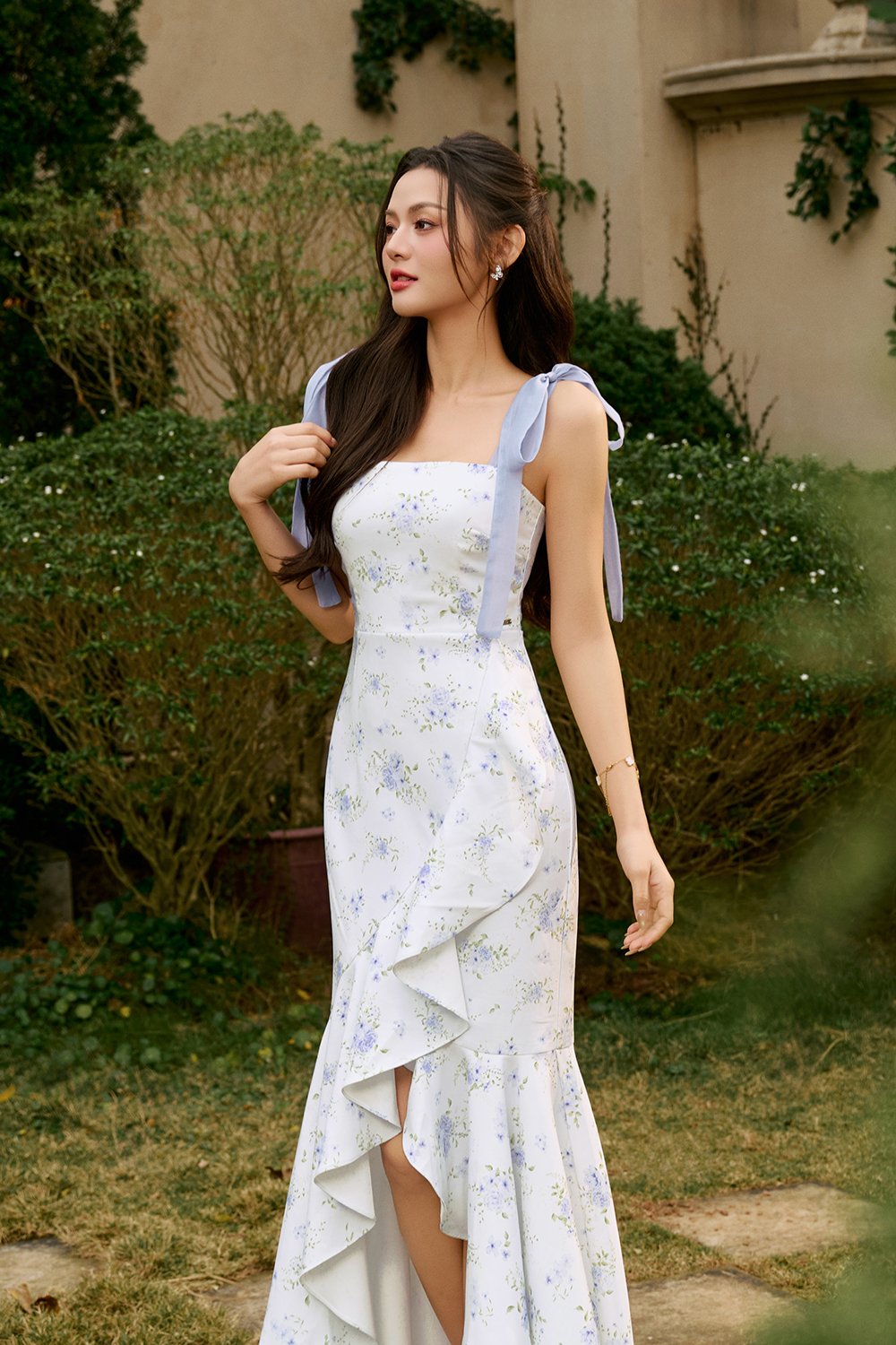 Everlee Padded Movement Maxi Mermaid Dress in Blue Blooming Bunches