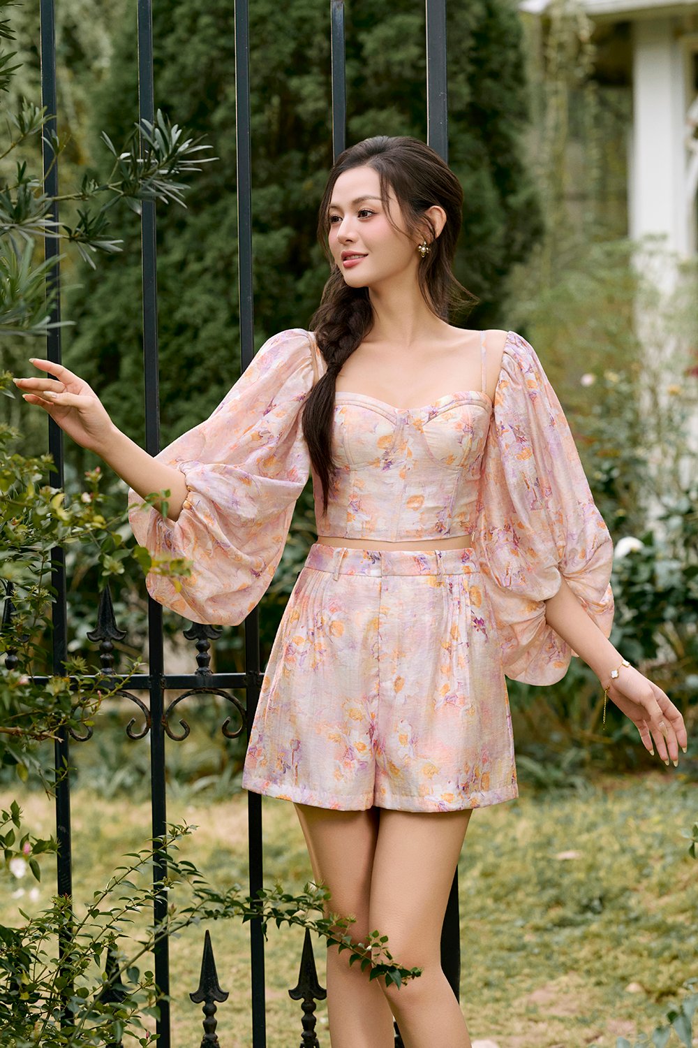 Nettie Bustier Balloon Sleeves Crop Top in Dreaming Purple Blooms