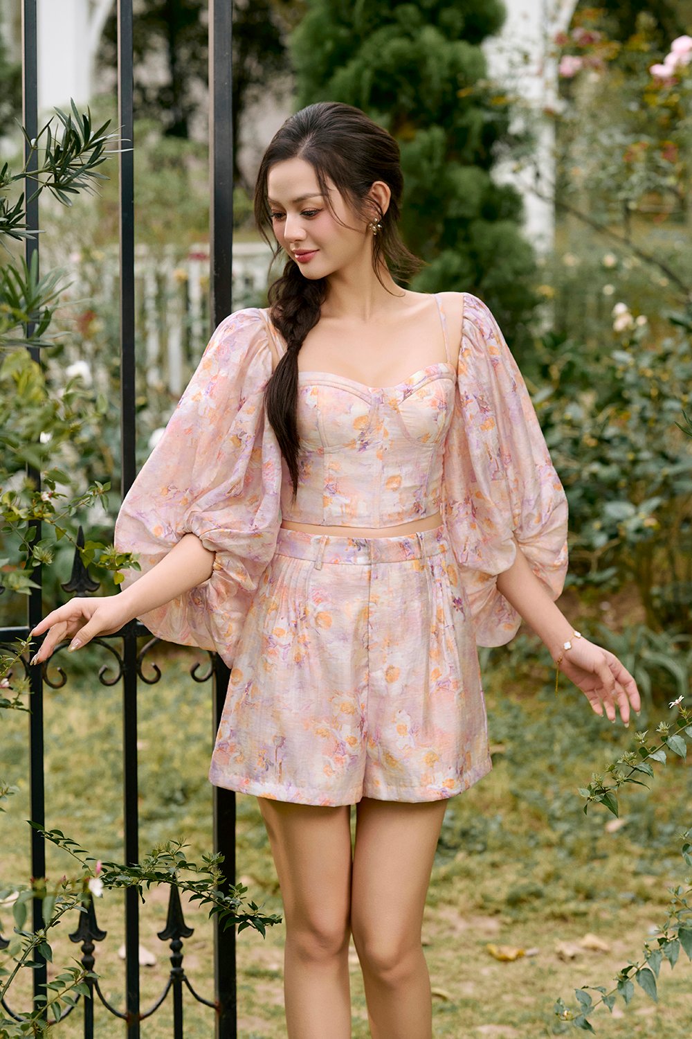 Nettie Bustier Balloon Sleeves Crop Top in Dreaming Purple Blooms