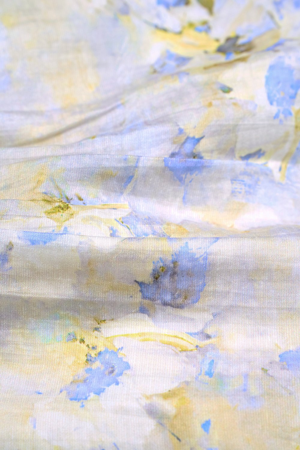 Nettie Pintuck High Waist Shorts in Dreaming Blue Blooms