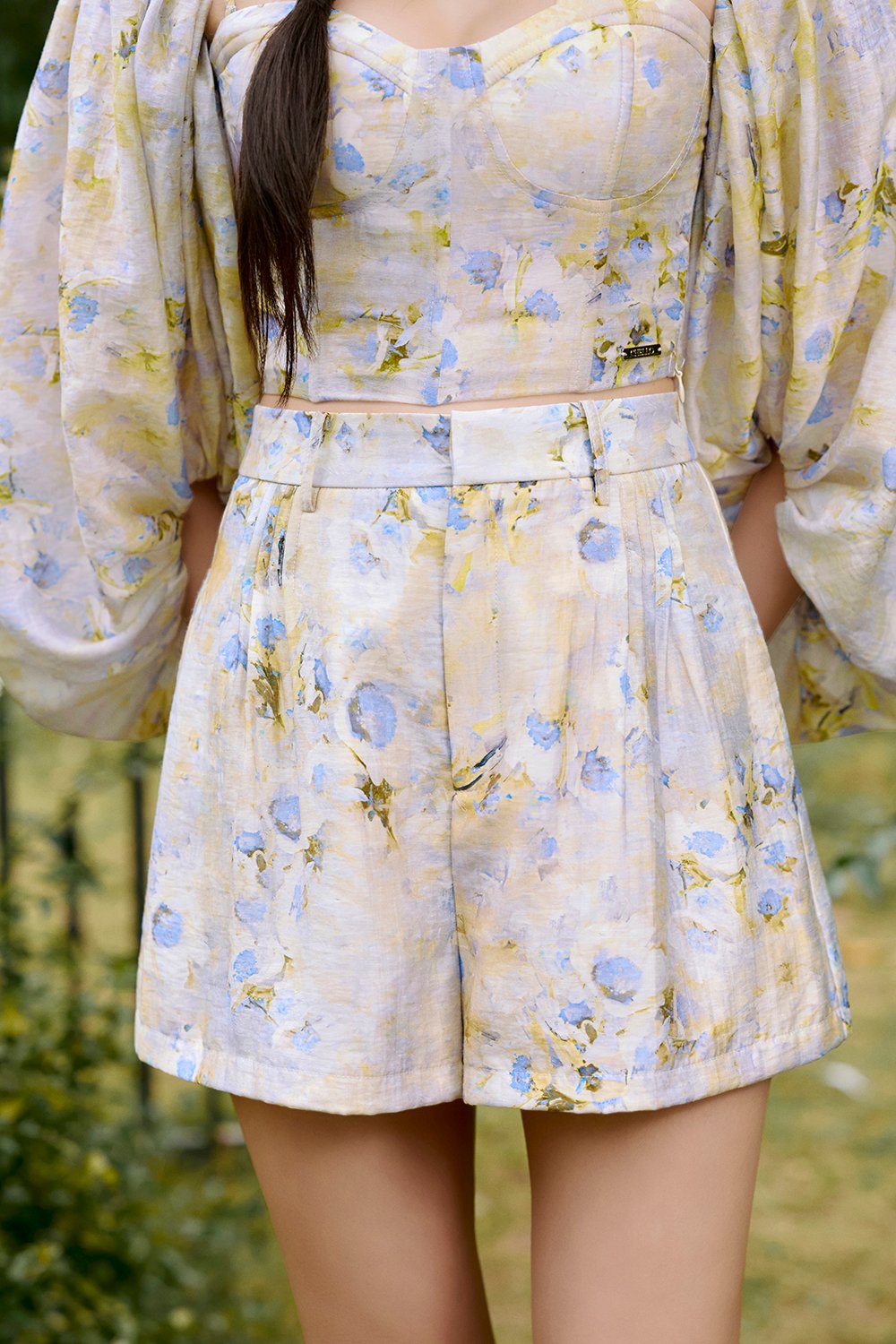 Nettie Pintuck High Waist Shorts in Dreaming Blue Blooms