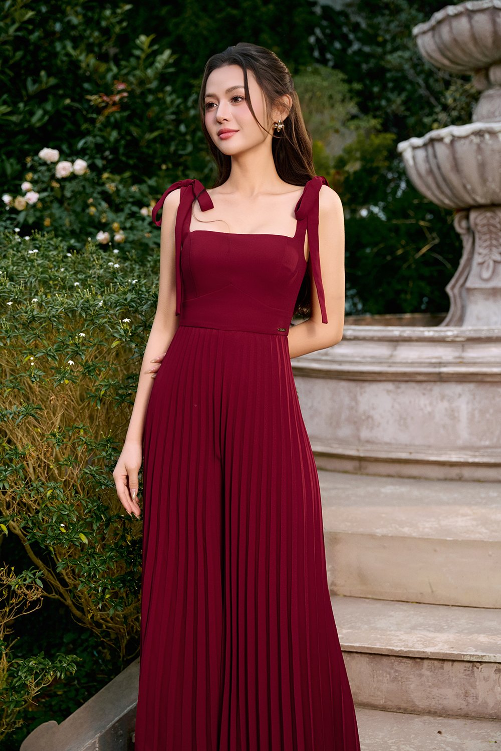 No&eacute;mie Padded Chiffon Ribbon Straps Pleated Jumpsuit in Wine Red