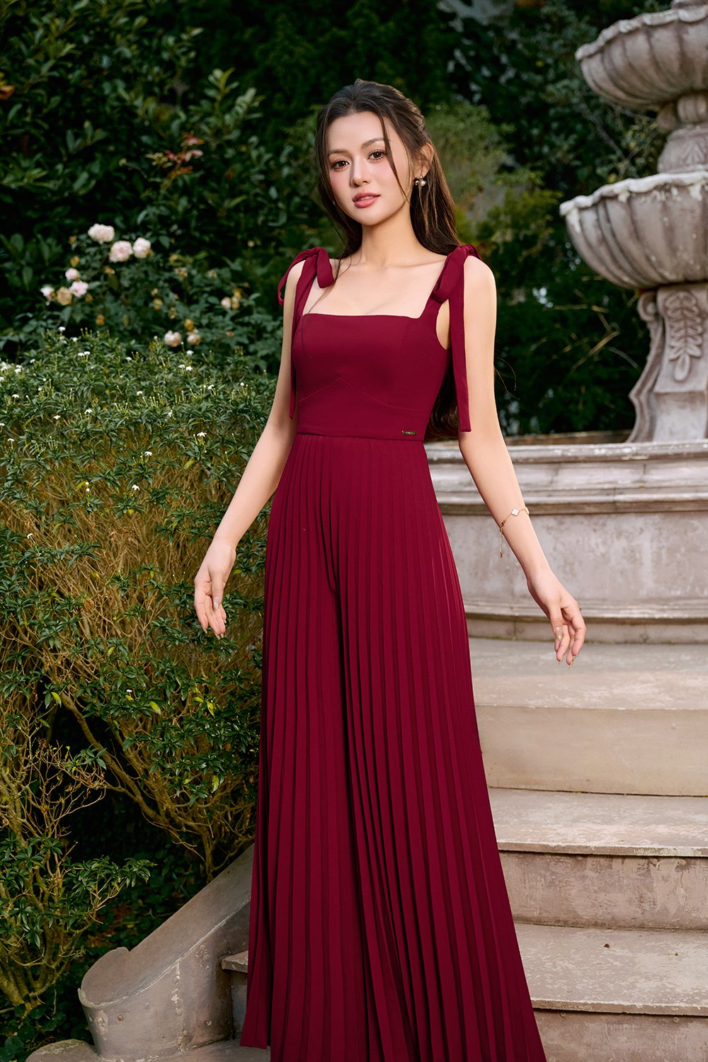No&eacute;mie Padded Chiffon Ribbon Straps Pleated Jumpsuit in Wine Red