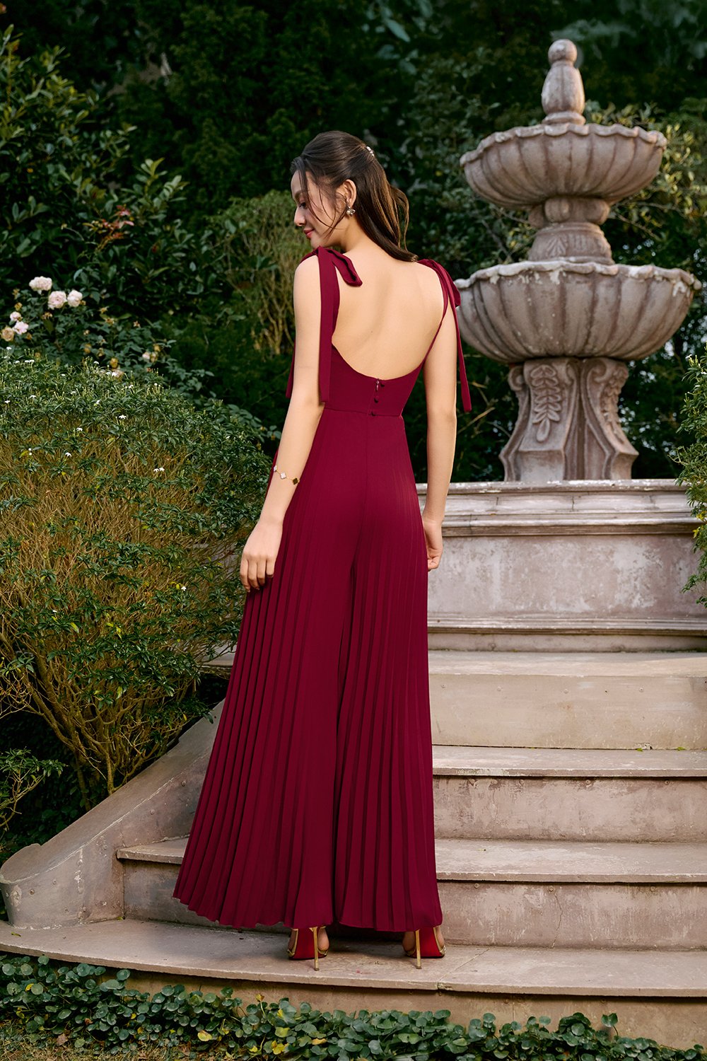 No&eacute;mie Padded Chiffon Ribbon Straps Pleated Jumpsuit in Wine Red