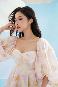 Annelise Sweetheart Balloon Sleeves Mini Dress in Purple Fleur de Voile