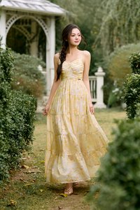 Ceres Diamond Pleated Maxi Dress in Dreaming Yellow Blooms
