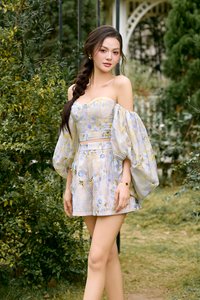 Nettie Bustier Balloon Sleeves Crop Top in Dreaming Blue Blooms